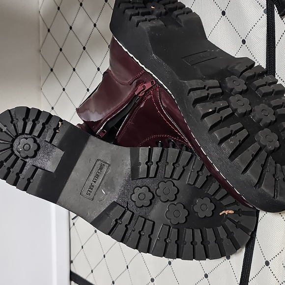 Boots - Picture 3 of 5